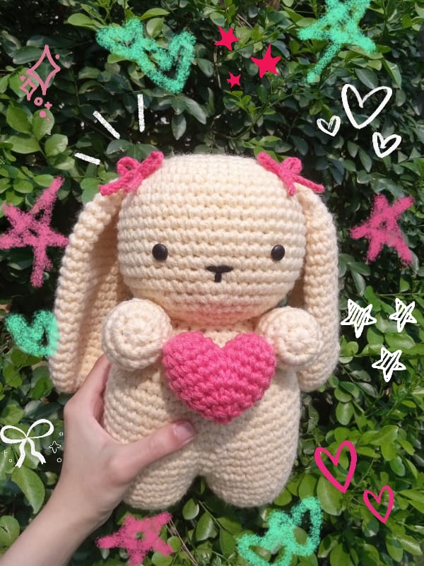 Bunny holding a heart